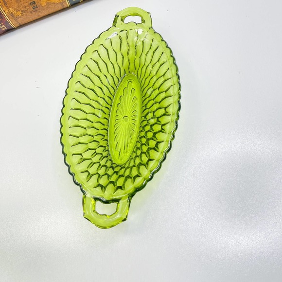 1970’S INDIANA GLASS HONEYCOMB OLIVE GREEN PICKLE DISH - Picture 6 of 10